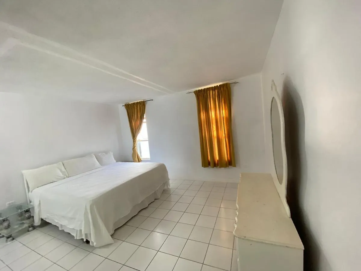 Deluxe Montego Bay Club Studio & Suites Jamaica