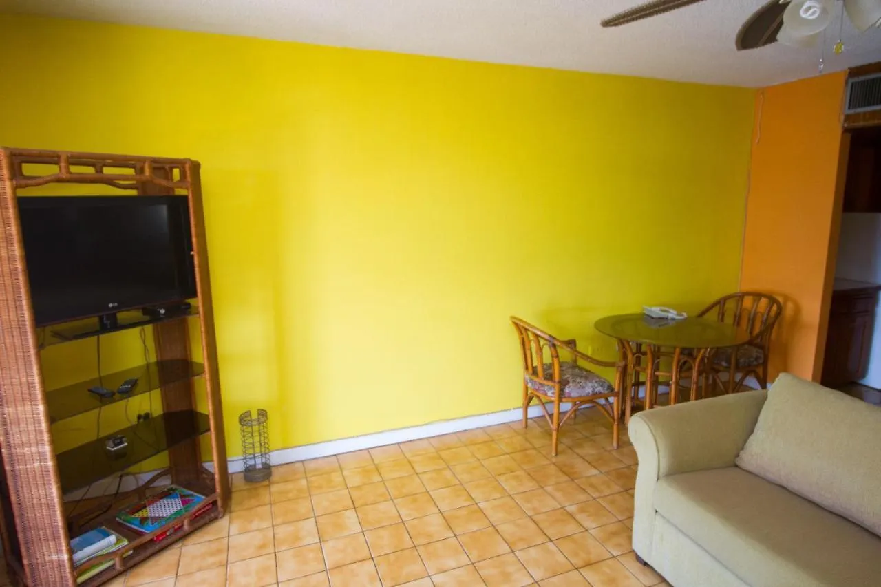 Deluxe Montego Bay Club Studio & Suites 0*,