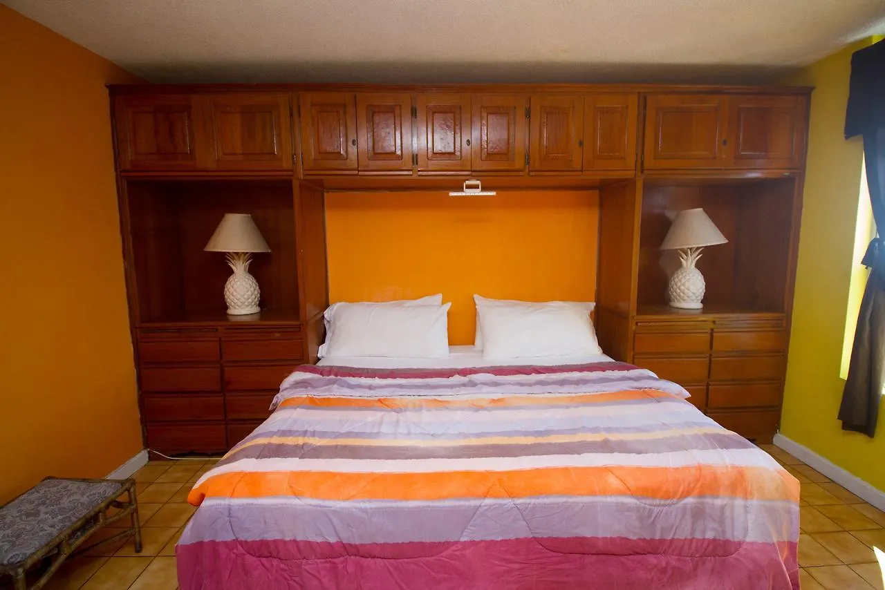 Apartment Deluxe Montego Bay Club Studio & Suites