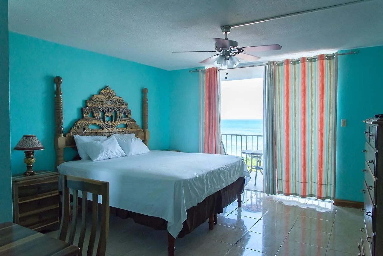 Deluxe Montego Bay Club Studio & Suites 0*,  Jamaica