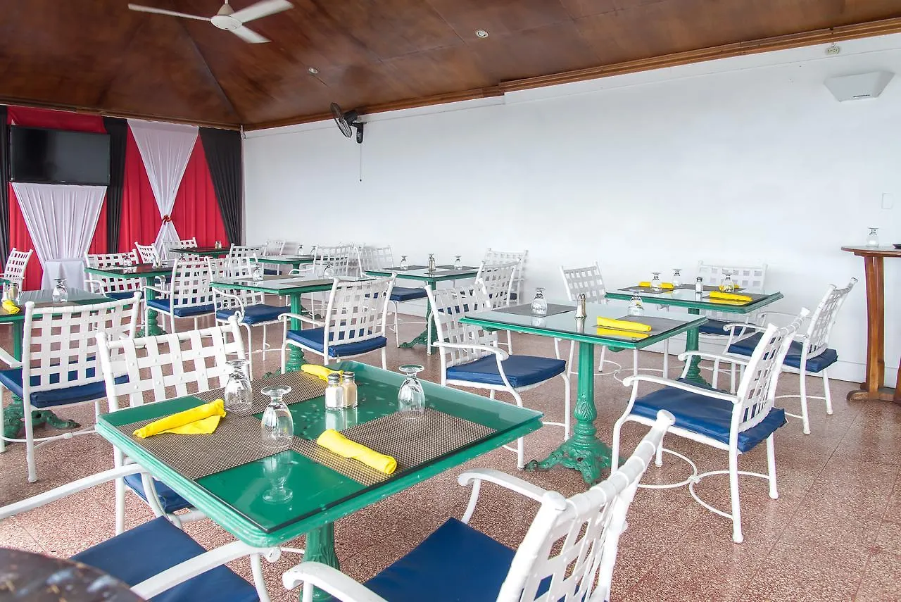 Deluxe Montego Bay Club Studio & Suites 0*,